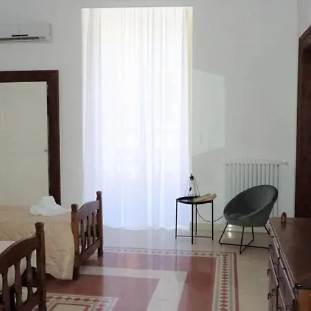 Bari Casa Vacanze * バーリ